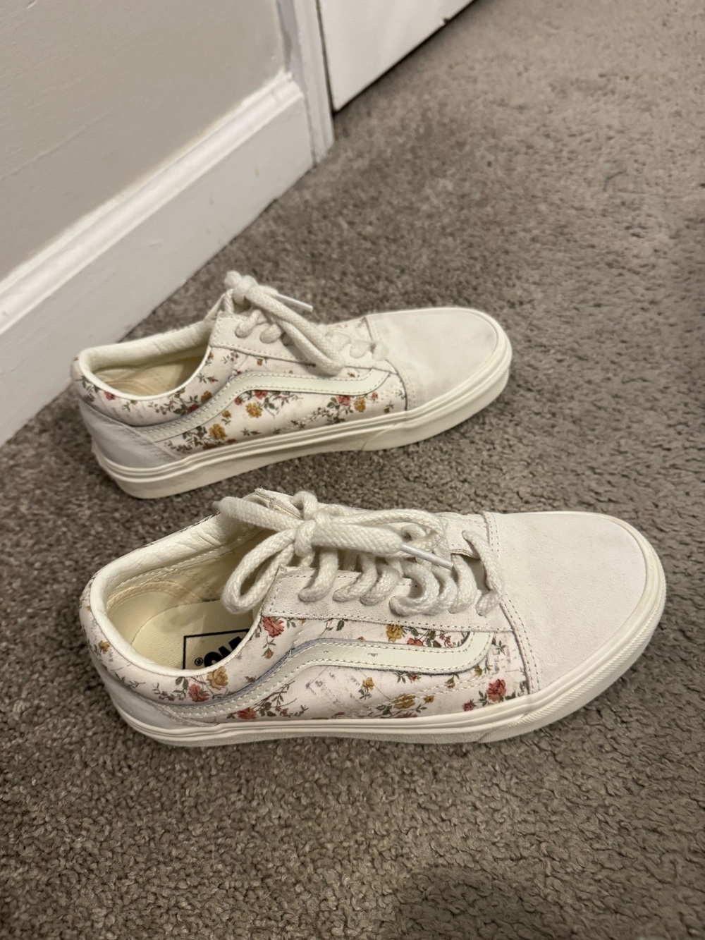 Vans old skool Floral Size W 7, M 5.5